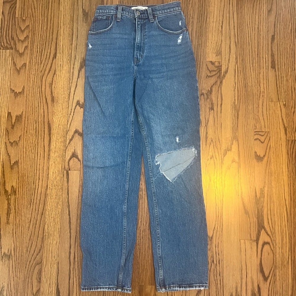 Abercrombie Curve Love Blue 90s Straight Leg Jeans
